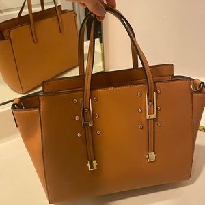 EUC, Daskine handbag.